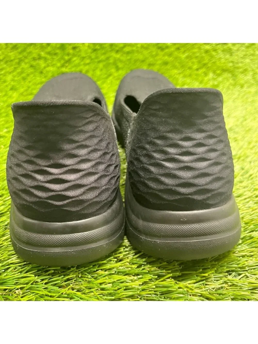 SKECHERS please review